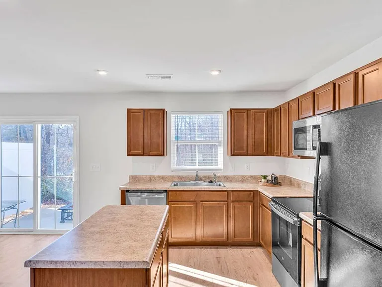 31 Tidworth Dr — Photo 7