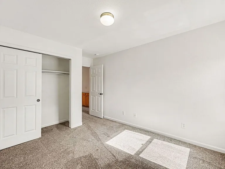 4452 S Auckland Ct — Photo 13