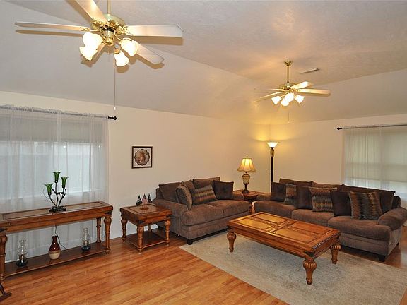 4th image of 26895 Regency Pines Dr