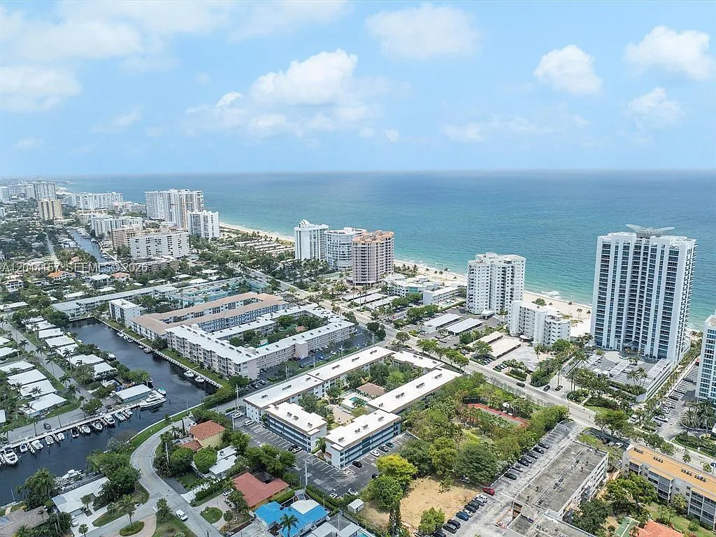 Gardens By The Sea Condo — Photo 1