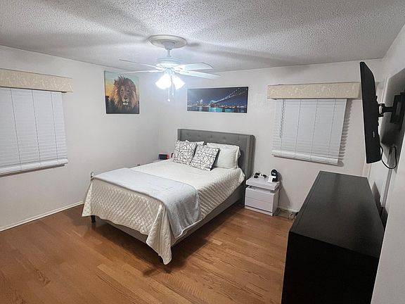 5th image of 9410 Vienna Ave