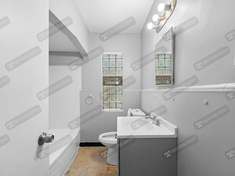 13917 Rossini Dr — Photo 16