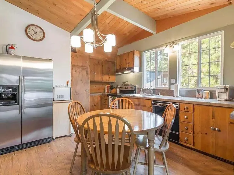 5868 Victoria Rd — Photo 7