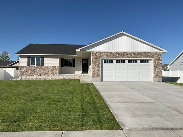395 Kelton Way