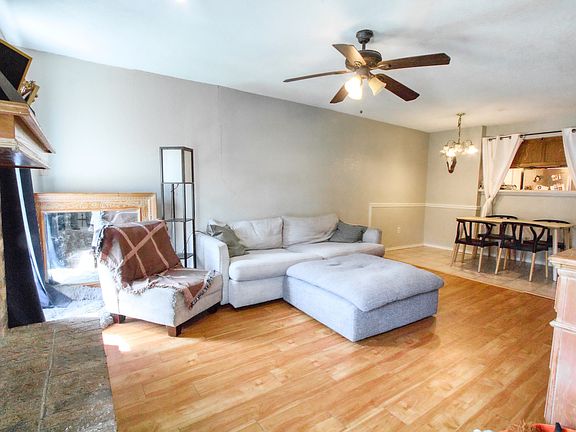 2nd image of 2400 Summer Place Dr