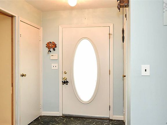 4th image of 159 14th Ave