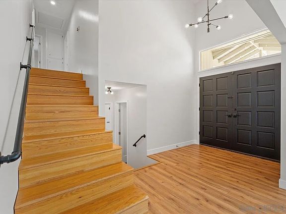 3rd image of 3548 Laurashawn Ln