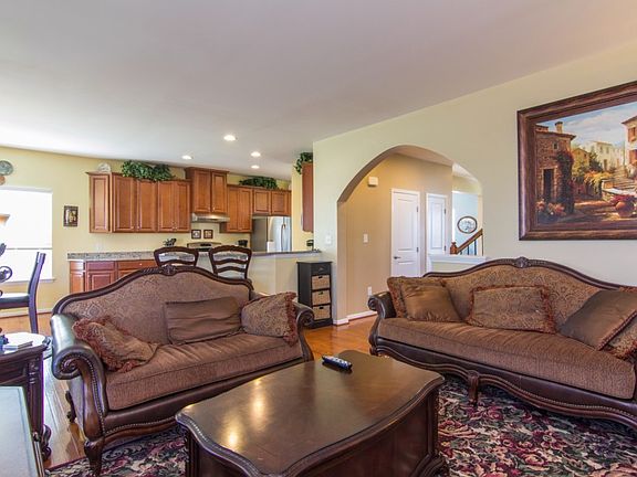 4th image of 31 Kincaid Ln