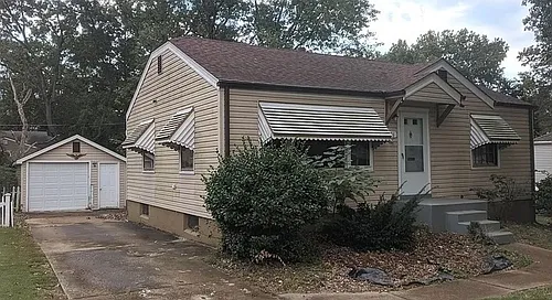 1906 Bainbridge Dr Photo 1