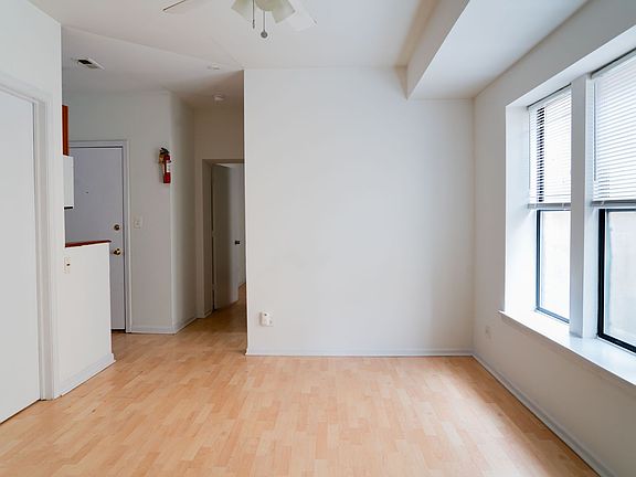 3rd image of 3166 W Eastwood Ave #1