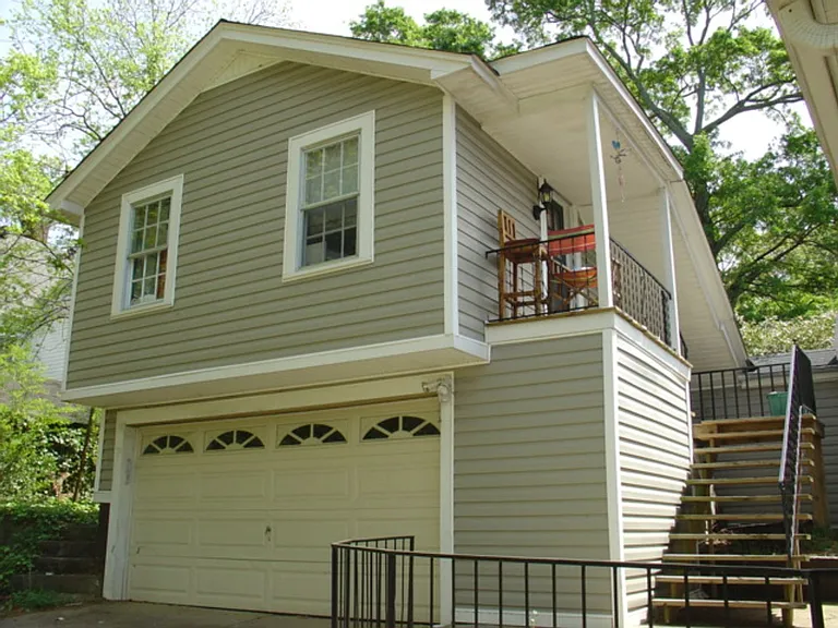 919 Darlington Way SW — Photo 1