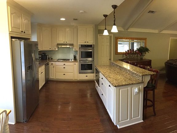 3rd image of 6435 Bridgeport Dr
