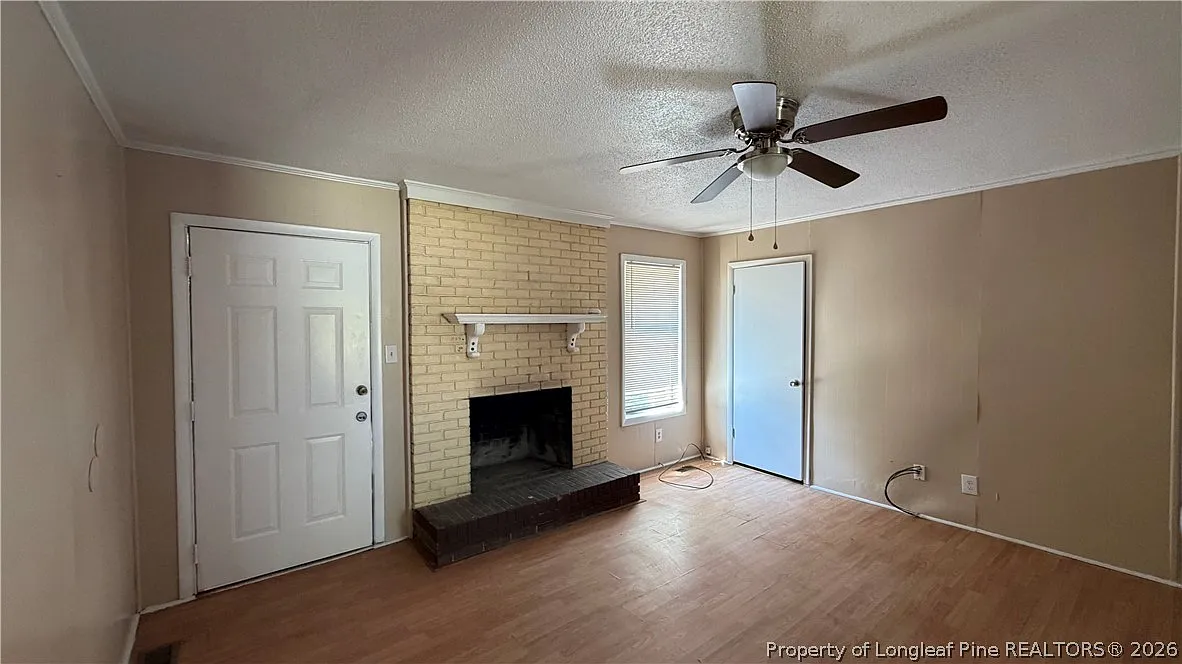 3 bed, 1.5 bath, 1200 sqft, $1,400 — Photo 3