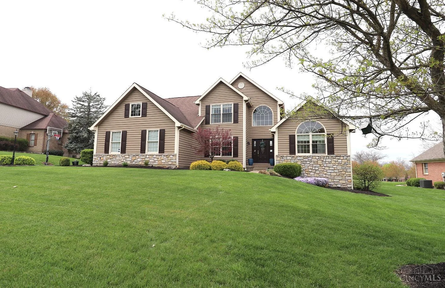 7898 Woodglen Dr photo 1