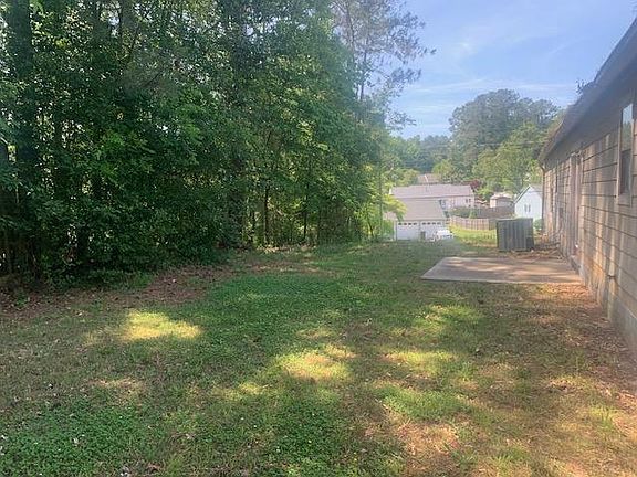 5th image of 402 River Point Dr