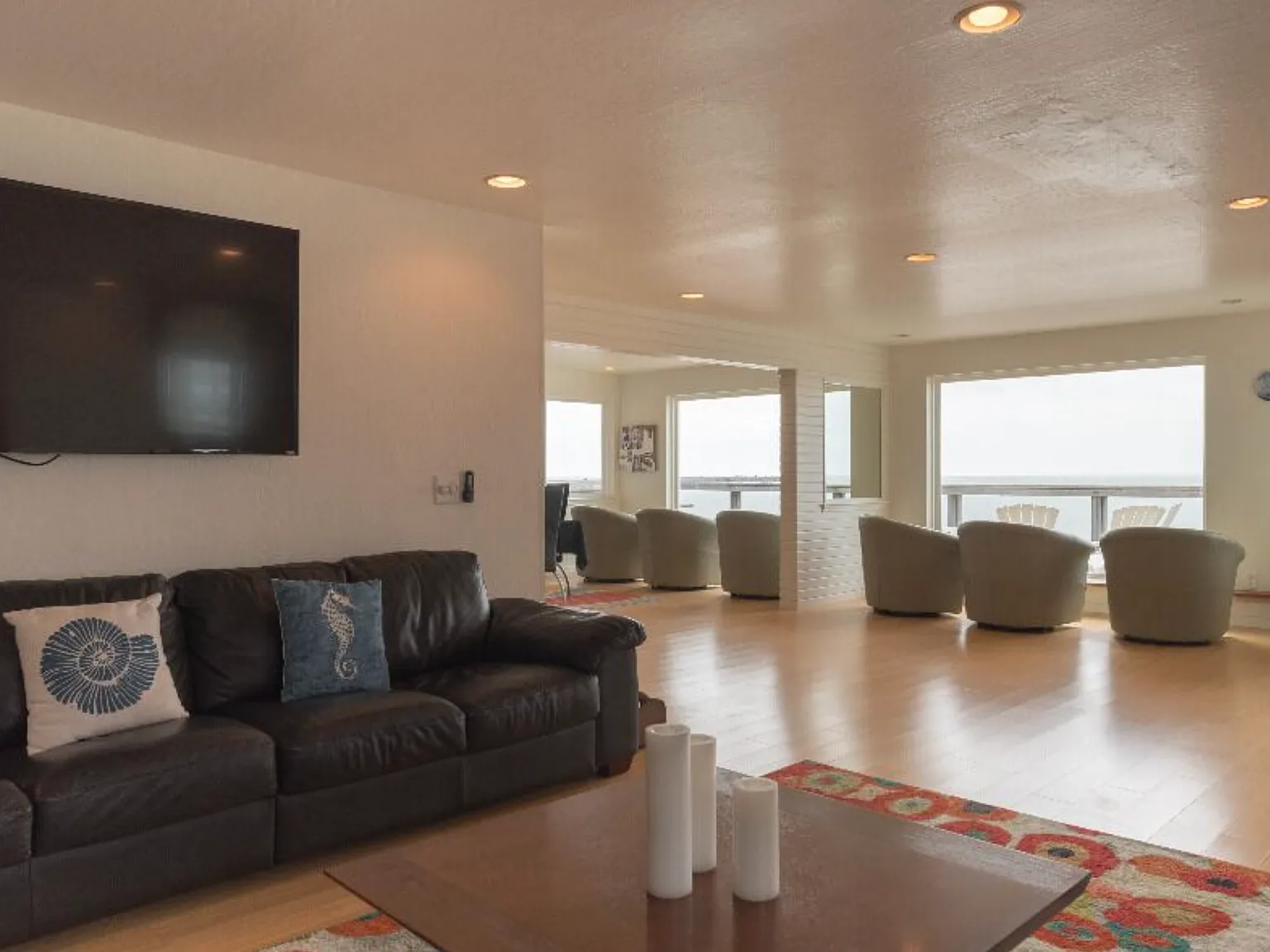 4 bed, 3038 sqft, $12,500 — Photo 4