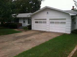 2001 S Glencrest Ave, Springfield, MO 65804