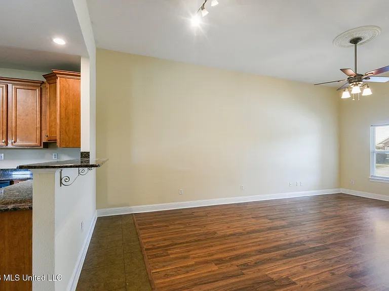 6147 Firestone St #D-1 — Photo 11