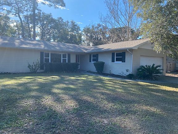 3rd image of 612 Lake Dr