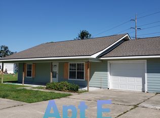 5520 Pinewood Dr W, Lake Charles, LA 70607