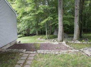 131 Sturbridge Ln, Trumbull, CT 06611