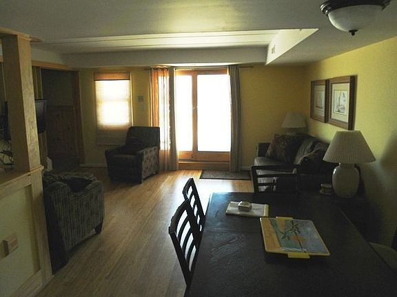 3rd image of 3901 Pleasure Ave