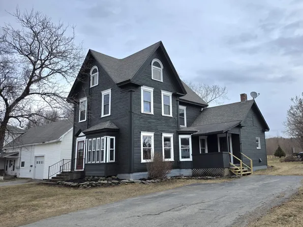 14 Lombard Street, Colebrook, NH 03576