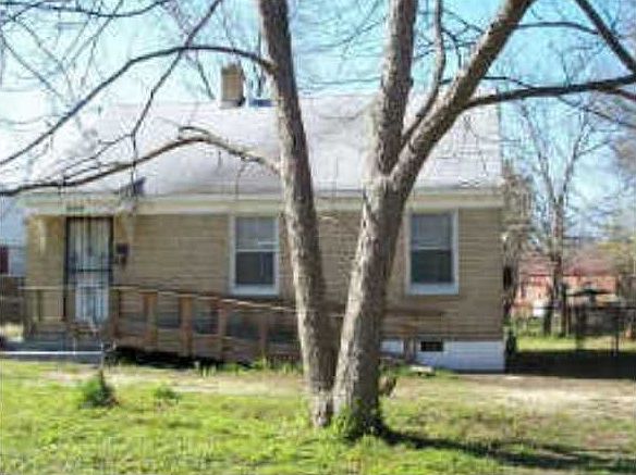 GREAT PRICE 4 YOU or as an investment. Currently rented, don't disturb tenants