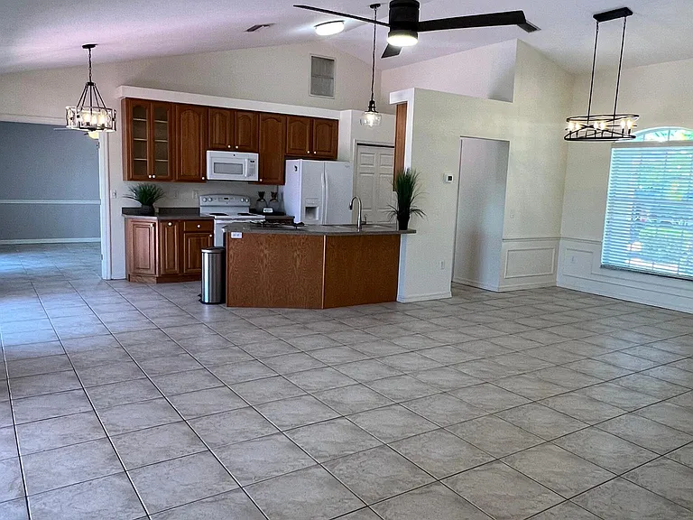 640 Corrientes Cir — Photo 4