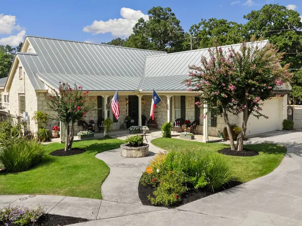 109 Village Cir, Boerne, TX 78006