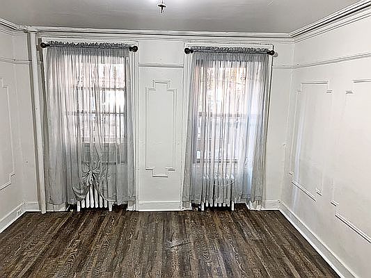 3rd image of 502 Willoughby Ave