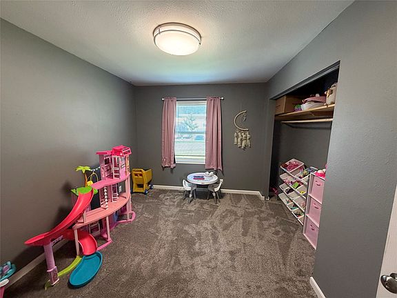 5th image of 1120 Hazel St
