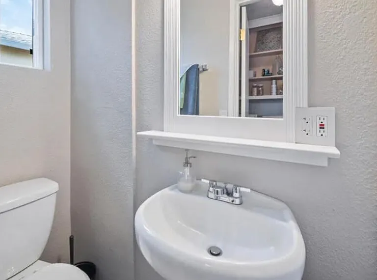 1548 Yale Ct — Photo 3