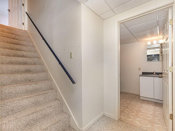 4th image of 11429 Valley Dr