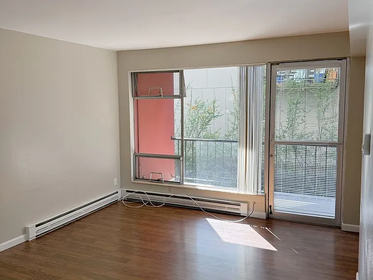 2020 Building — Photo 38