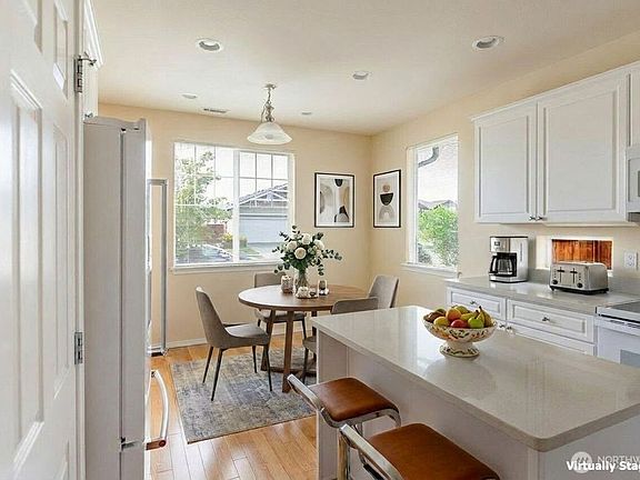 3rd image of 4316 Harstene Street NE