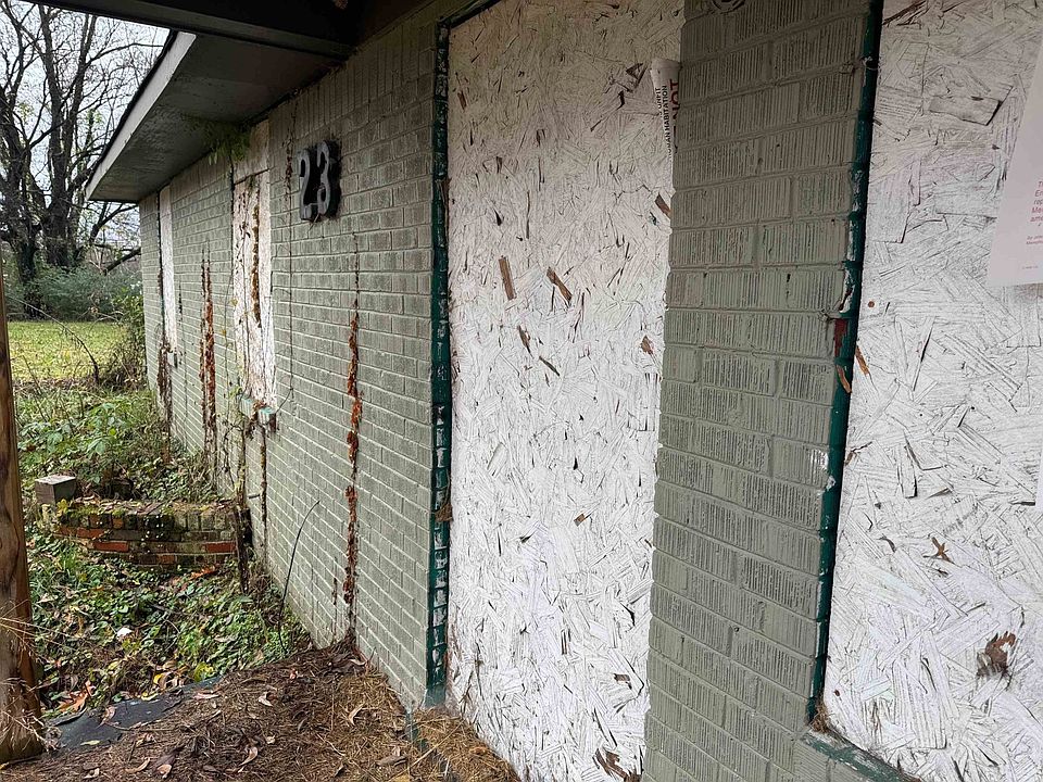 2nd image of 23 Fields Ave