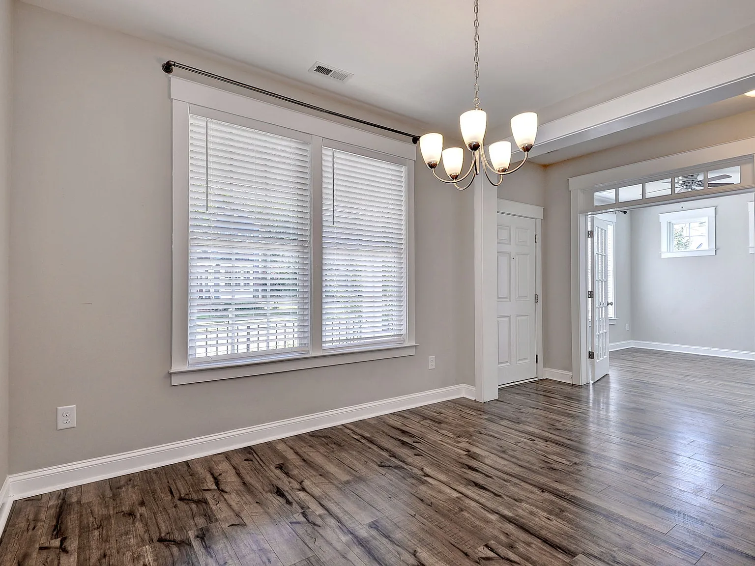5 bed, 2625 sqft, $3,195 — Photo 2