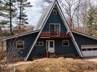 N4221 Oakland Dr, Waupaca, WI 54981