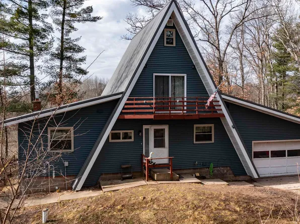 N4221 Oakland Dr, Waupaca, WI 54981