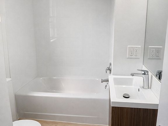 5th image of 1024 King St E #3