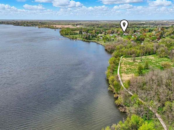 1659 Apache Dr NE, Solon, IA 52333