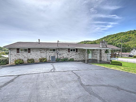 5th image of 102 Richardson Dr