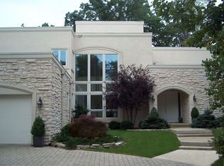 12 Dunsinane Ln, Bannockburn, IL 60015