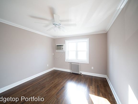 3rd image of 409 Broad Ave APT A2