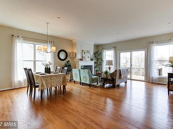 3rd image of 6 Goose Creek Cir