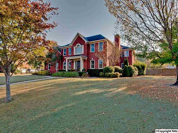 2nd image of 704 Liberty Cir SE