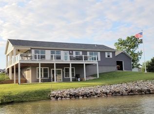14707 Lakeshore Dr, Camden, MI 49232