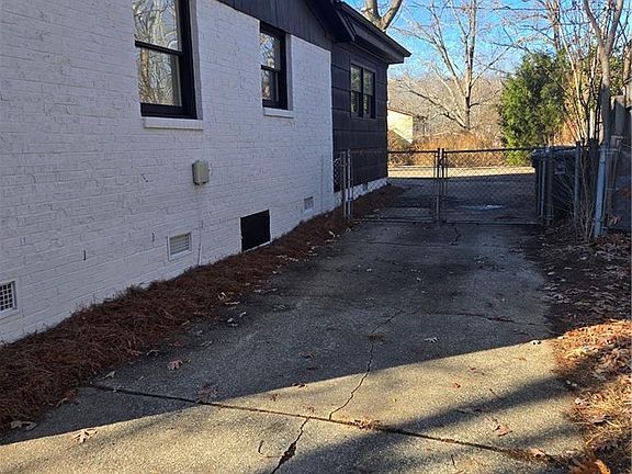 3rd image of 4218 Bramlet Pl