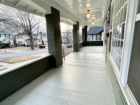 4th image of 5006 Burt St